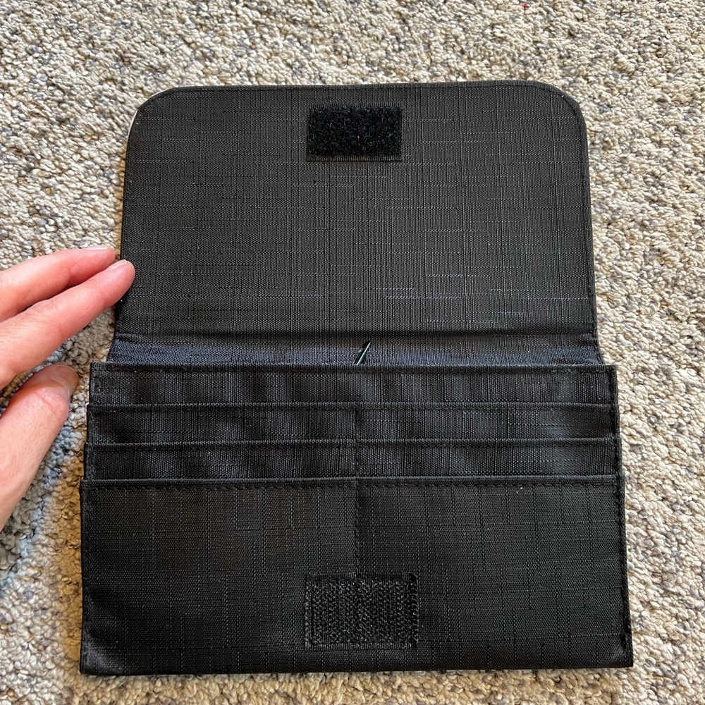 Hocus Pocus Wallet - Picture 3 of 3